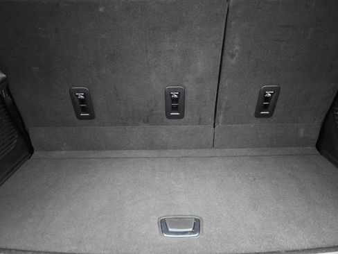 Used 2025 GMC Yukon Denali image 10