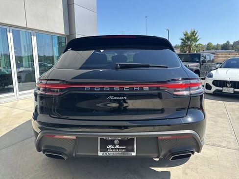 Used 2023 Porsche Macan image 6