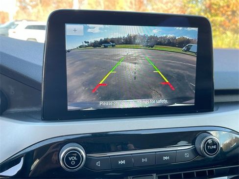 Used 2022 Ford Escape SE w/ SE Sport Appearance Package image 15