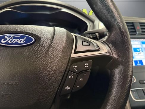 Used 2019 Ford Fusion SE FWD image 27