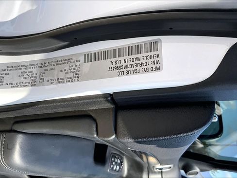 Used 2021 Jeep Grand Cherokee Laredo X RWD image 36