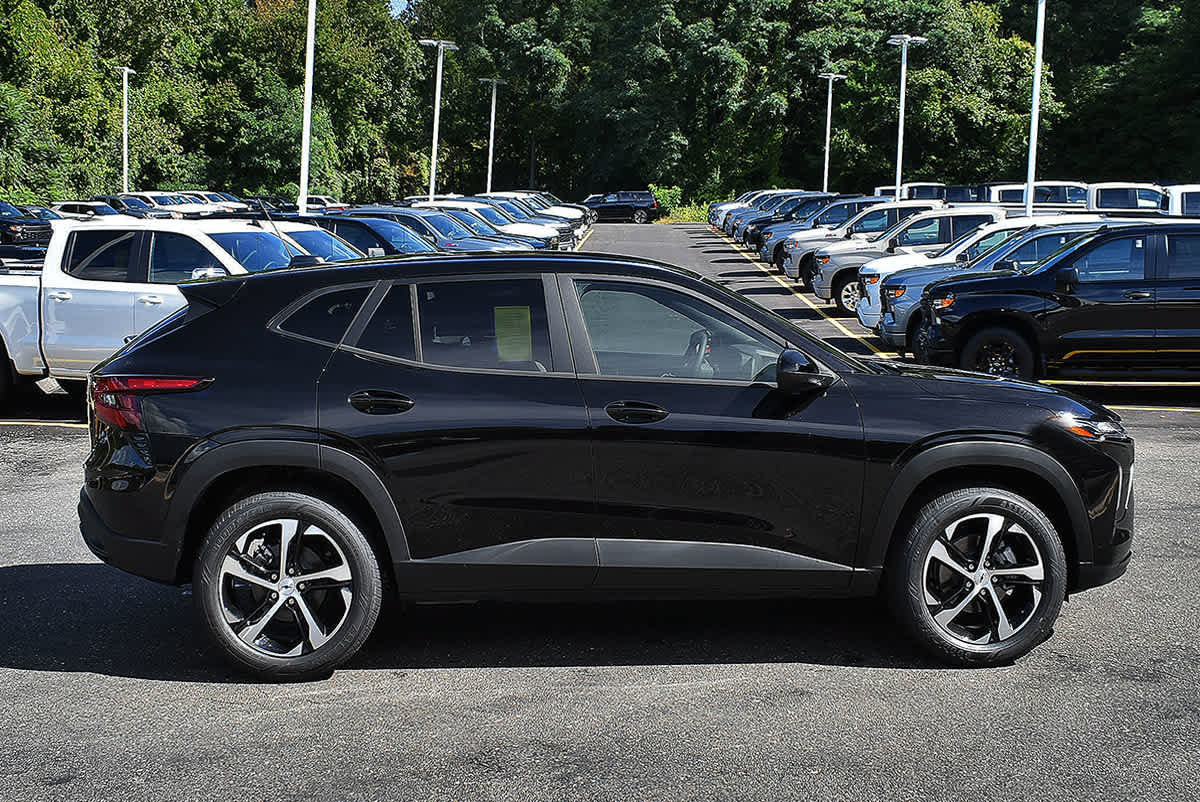 New 2026 Chevrolet Trax RS w/ Driver Confidence Package FWD image 6