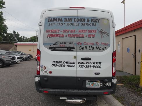 Used 2016 Ford Transit 250 148 Medium Roof RWD image 5