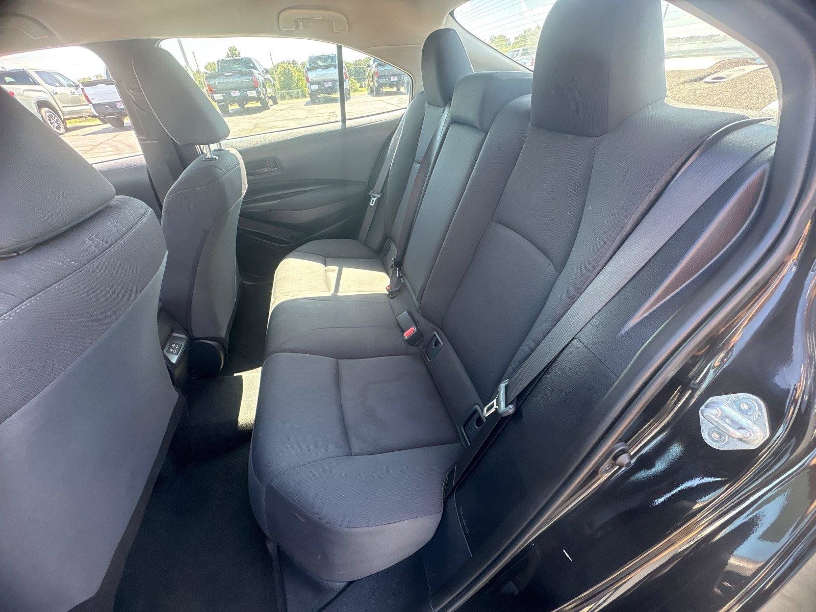 Used 2025 Toyota Corolla LE FWD image 13