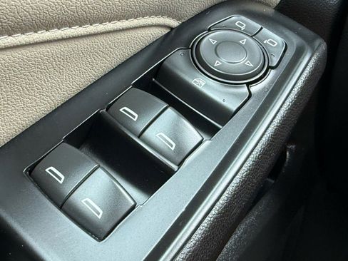 Used 2023 Chevrolet Traverse LS w/ Safety Package FWD image 16