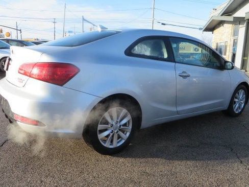 Used 2016 Kia Forte Koup EX image 2