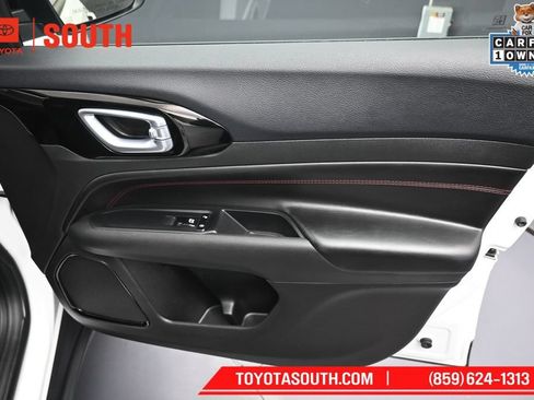 Used 2024 Jeep Compass Trailhawk AWD/4WD image 31