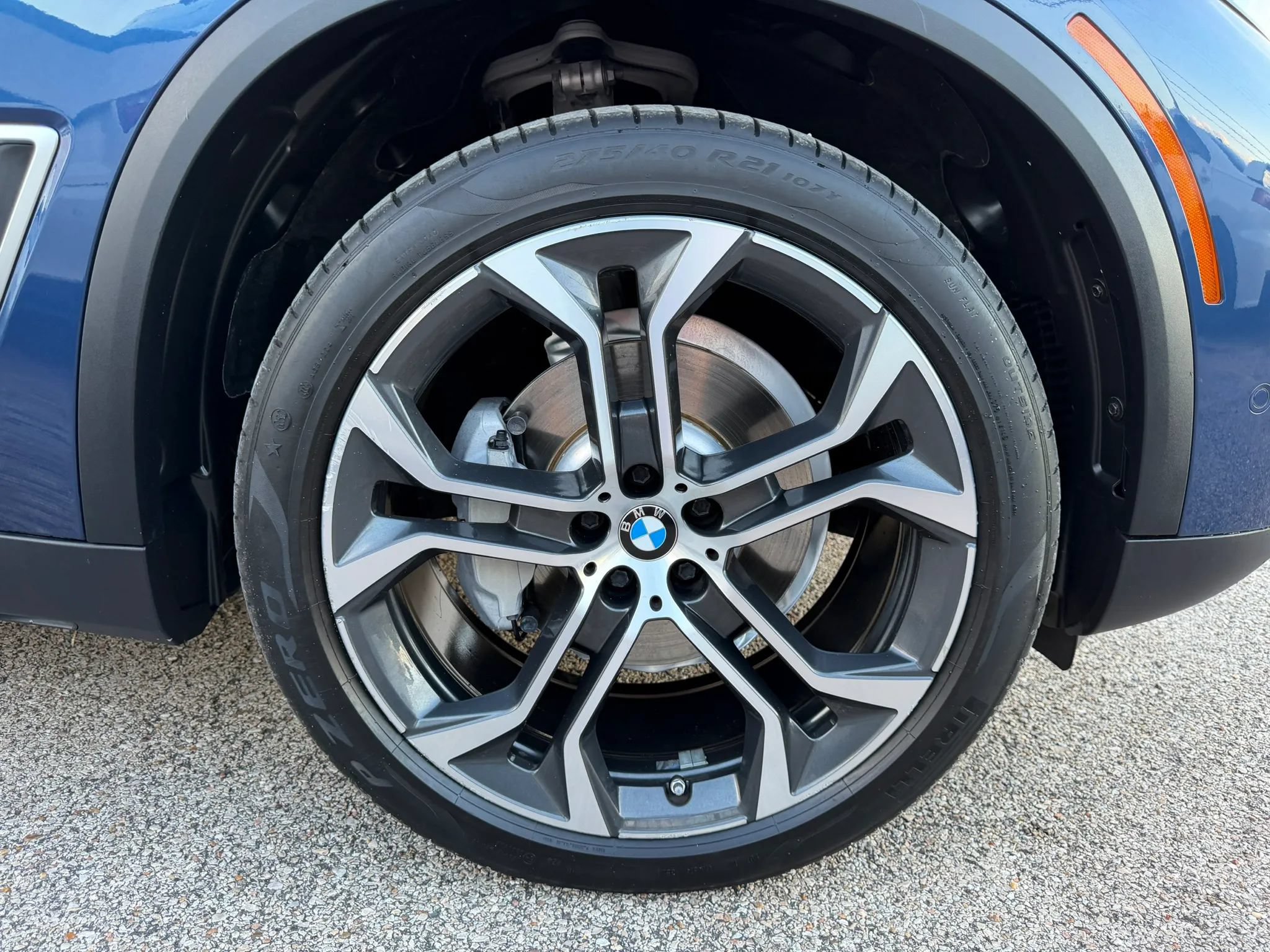 Used 2023 BMW X5 xDrive40i w/ Parking Assistance Package AWD/4WD image 13