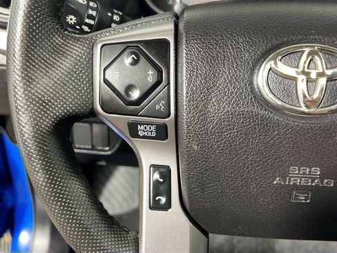 Used 2021 Toyota Tacoma SR5 RWD image 18