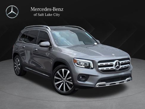 Used 2023 Mercedes-Benz GLB 250 4MATIC w/ Premium Package image 1