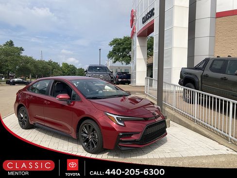 Used 2026 Toyota Corolla SE FWD image 1