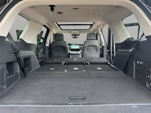Used 2025 Ford Expedition Active AWD/4WD image 17