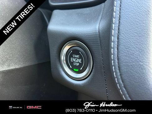 Used 2023 Chevrolet Suburban Z71 w/ Luxury Package AWD/4WD image 32