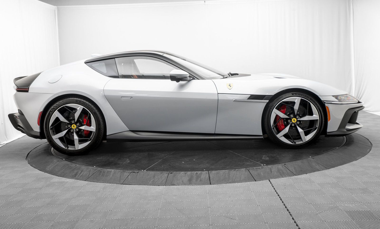 Used 2025 Ferrari 12Cilindri RWD image 8