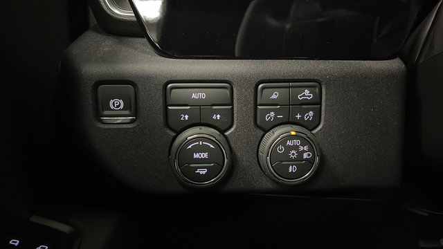 New 2026 Chevrolet Silverado 1500 RST w/ Dark Appearance Package AWD/4WD image 33