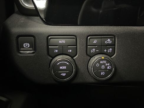 New 2026 Chevrolet Silverado 1500 RST w/ Dark Appearance Package AWD/4WD image 33
