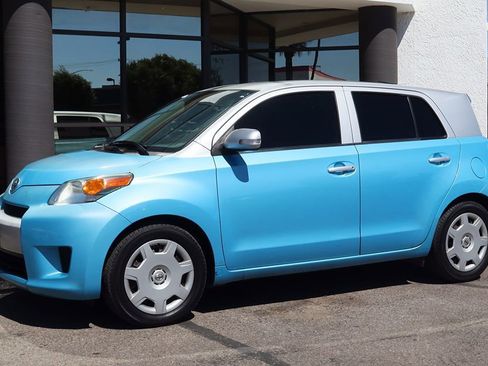Used 2014 Scion xD image 7