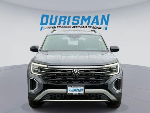 Used 2024 Volkswagen Atlas Peak Edition SE image 6