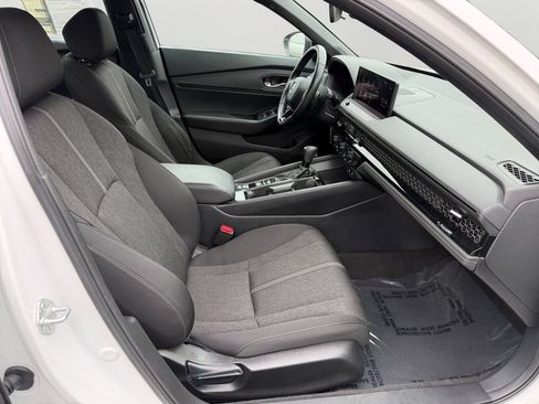 Used 2025 Honda Accord Sport image 12