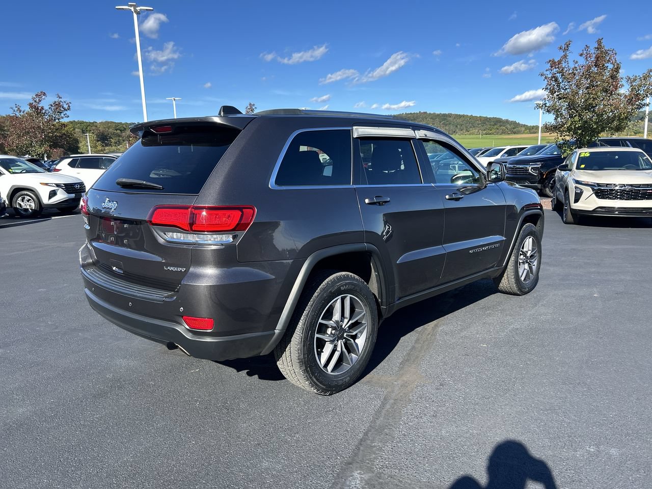 Used 2020 Jeep Grand Cherokee Laredo w/ Security & Convenience Group AWD/4WD image 7
