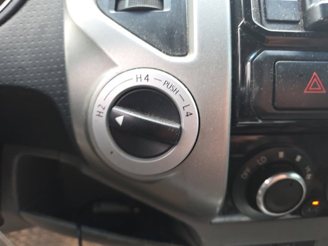 Used 2015 Toyota Tacoma 4x4 Access Cab V6 w/ TRD Sport Package image 14