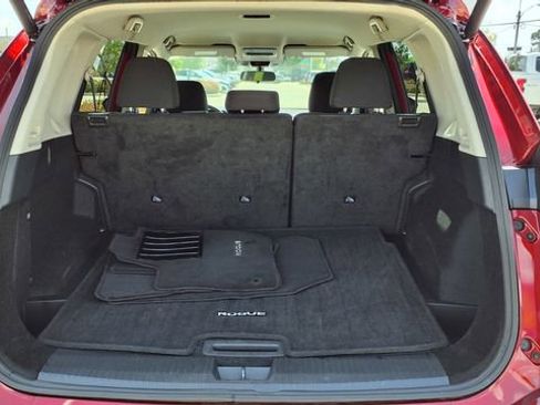 Used 2025 Nissan Rogue SV image 12