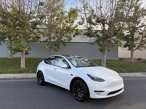 Used 2023 Tesla Model Y Performance AWD/4WD image 11