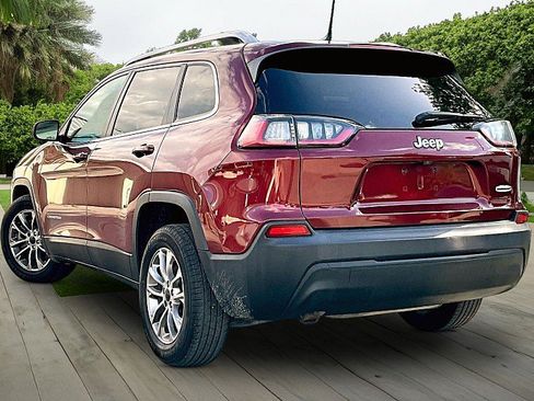 Used 2019 Jeep Cherokee Latitude Plus FWD image 10