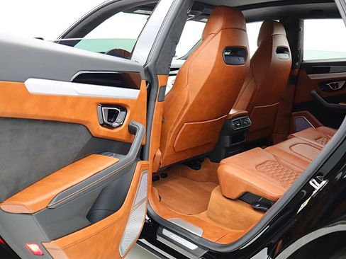 Used 2019 Lamborghini Urus AWD/4WD image 46