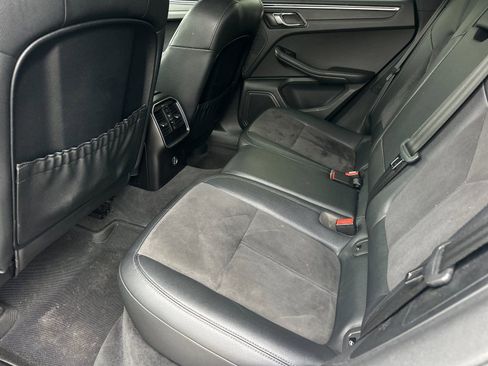 Used 2017 Porsche Macan image 11