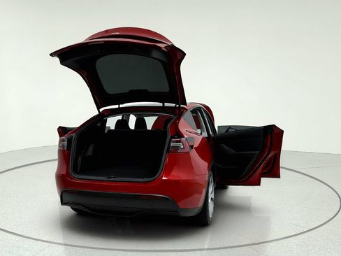 Used 2021 Tesla Model Y Long Range AWD/4WD image 13
