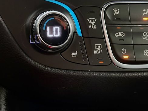 Used 2021 Chevrolet Equinox LT w/ Driver Convenience Package AWD/4WD image 22
