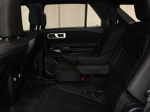 Used 2020 Ford Explorer XLT w/ Comfort Package RWD image 19
