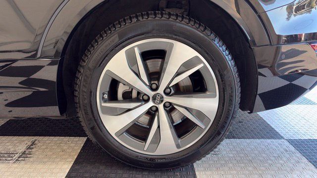 Used 2024 Audi Q8 e-tron Premium Plus w/ Premium Plus Package AWD/4WD image 14