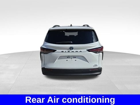 Used 2024 Toyota Sienna XLE image 6