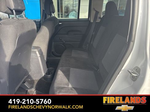 Used 2016 Jeep Patriot Sport image 23