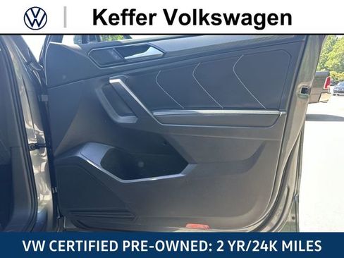 Certified 2023 Volkswagen Tiguan SE FWD image 33