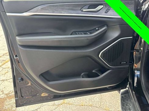 Used 2022 Jeep Grand Cherokee L Limited w/ Trailer Tow Group (B) AWD/4WD image 10