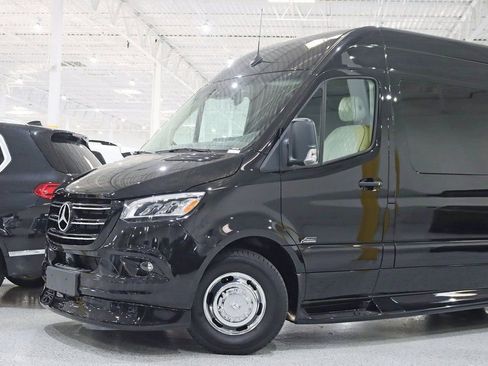 Used 2024 Mercedes-Benz Sprinter 3500 image 2