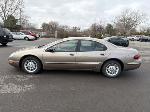 Used 2000 Chrysler Concorde LX image 16