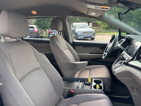 Used 2019 Honda Odyssey EX image 13