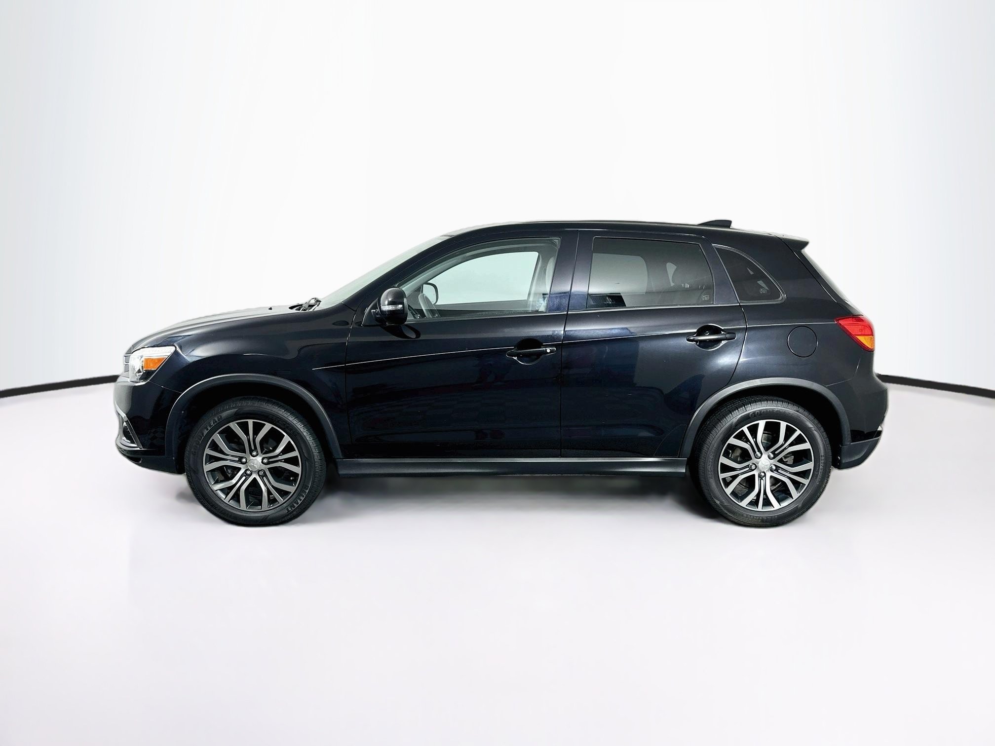 Used 2018 Mitsubishi Outlander Sport ES FWD image 4