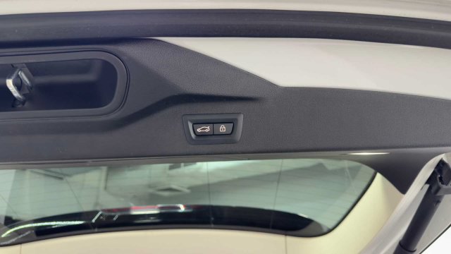 Used 2020 BMW X7 xDrive40i w/ Premium Package AWD/4WD image 36