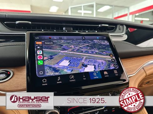 Used 2025 Jeep Grand Cherokee Summit AWD/4WD image 29