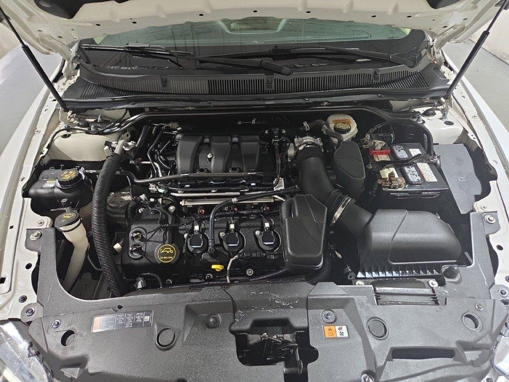 Used 2017 Ford Taurus SEL w/ Equipment Group 201A FWD image 7