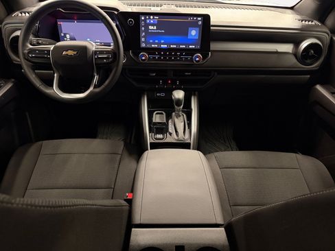 Used 2024 Chevrolet Colorado LT w/ LT Convenience Package II RWD image 3
