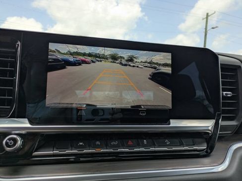 Used 2022 GMC Sierra 1500 SLT AWD/4WD image 24