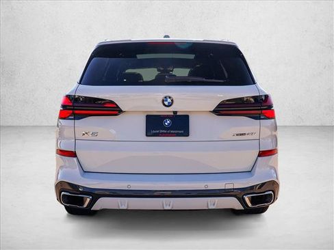 Used 2026 BMW X5 xDrive40i w/ M Sport Package AWD/4WD image 6