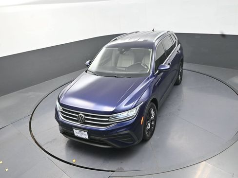 Used 2022 Volkswagen Tiguan SE AWD/4WD image 16
