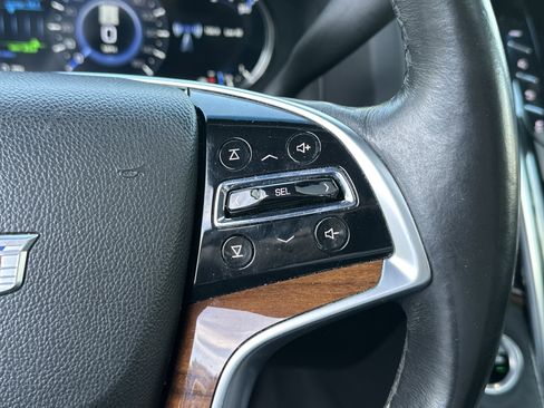 Used 2017 Cadillac Escalade Luxury AWD/4WD image 28
